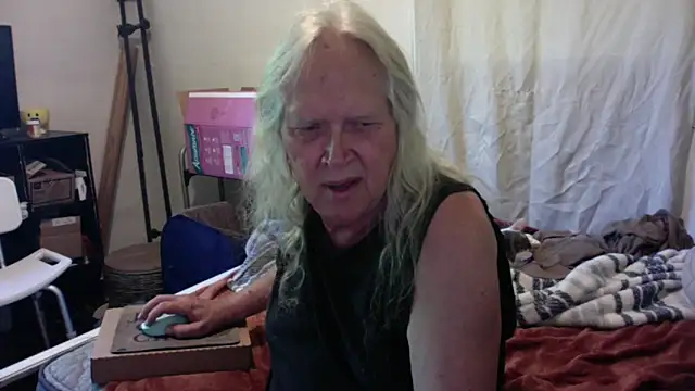 Snapshot of OldLadySara chatting on June 13, 2026, 12:36 pm OldLadySara online show from June 13, 2026, 12:36 pm