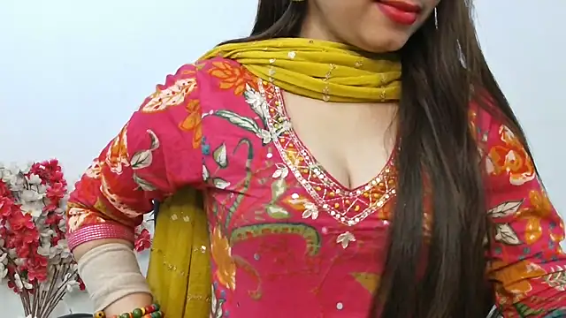 Snapshot of ruby100 chatting on November 16, 2025, 6:24 pm ruby100 online show from November 16, 2025, 6:24 pm