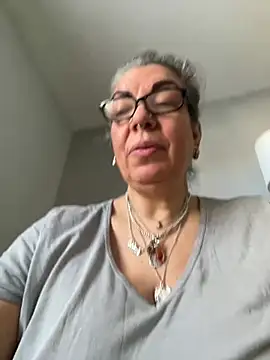 dieseldame1313 online show from January 18, 2025, 9:02 pm