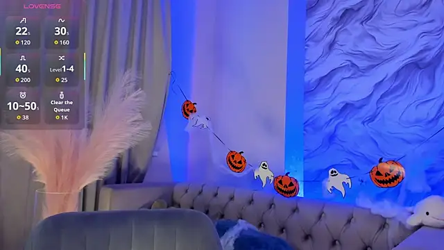 Aria Mila online show from October 30, 2025, 11:33 am