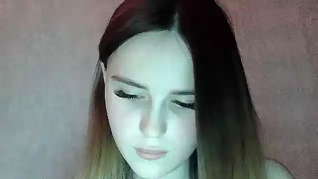 SweetLoraa online show from January 5, 2026, 5:49 pm