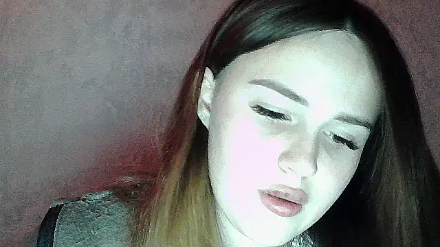 Snapshot of SweetLoraa chatting on May 13, 2026, 8:06 pm SweetLoraa online show from May 13, 2026, 8:06 pm
