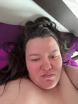 SunnyLeila2101 online show from May 12, 2026, 5:37 am