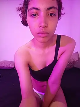 Snapshot of Morenpeka chatting on December 16, 2025, 12:04 am Morenpeka online show from December 16, 2025, 12:04 am