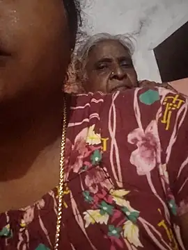 Snapshot of Tamilreethu chatting on November 2, 2025, 1:24 pm Tamilreethu online show from November 2, 2025, 1:24 pm