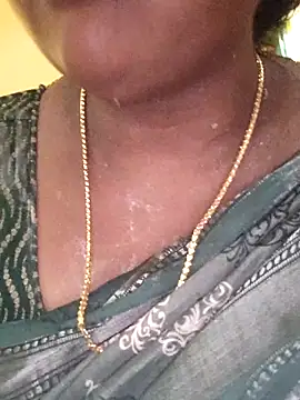 Snapshot of Tamilreethu chatting on November 3, 2025, 6:25 am Tamilreethu online show from November 3, 2025, 6:25 am