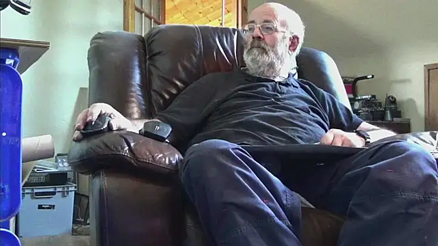 Snapshot of janzer13 chatting on January 9, 2026, 2:20 pm janzer13 online show from January 9, 2026, 2:20 pm