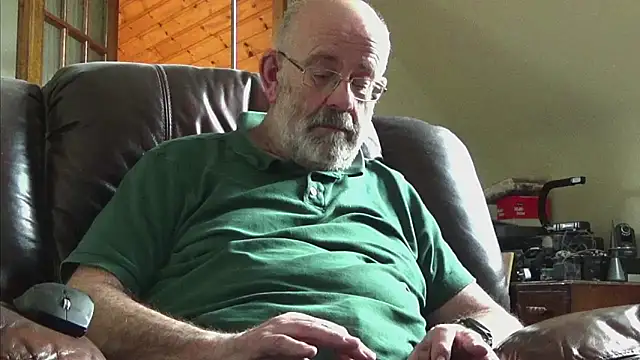 Snapshot of janzer13 chatting on February 27, 2026, 2:17 pm janzer13 online show from February 27, 2026, 2:17 pm