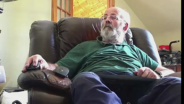 Snapshot of janzer13 chatting on June 21, 2026, 1:13 pm janzer13 online show from June 21, 2026, 1:13 pm