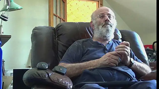Snapshot of janzer13 chatting on July 22, 2026, 1:47 pm janzer13 online show from July 22, 2026, 1:47 pm