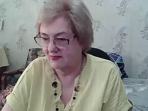 Snapshot of Renata62011 chatting on June 21, 2026, 12:08 pm Renata62011 online show from June 21, 2026, 12:08 pm