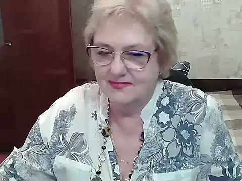 Snapshot of Renata62011 chatting on July 15, 2026, 12:43 pm Renata62011 online show from July 15, 2026, 12:43 pm