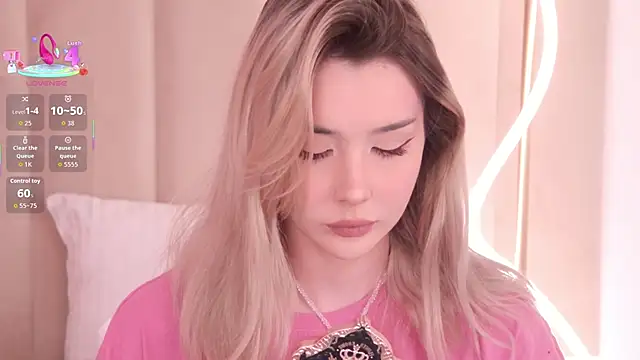 Nesolla online show from February 15, 2026, 7:10 pm