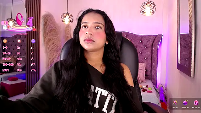 SophiaWalker 1 online show from November 27, 2025, 12:07 pm