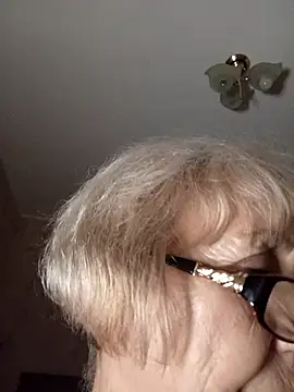 Snapshot of Anatolia5961 chatting on November 17, 2025, 4:13 pm Anatolia5961 online show from November 17, 2025, 4:13 pm