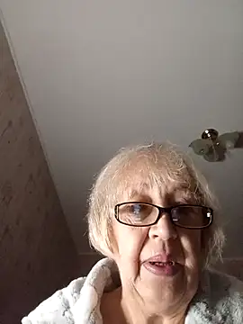 Snapshot of Anatolia5961 chatting on December 14, 2025, 2:06 am Anatolia5961 online show from December 14, 2025, 2:06 am