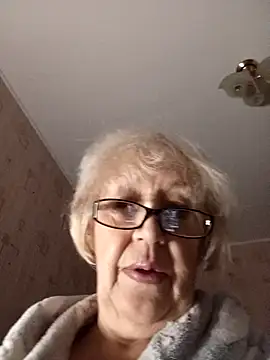 Snapshot of Anatolia5961 chatting on December 16, 2025, 3:33 am Anatolia5961 online show from December 16, 2025, 3:33 am