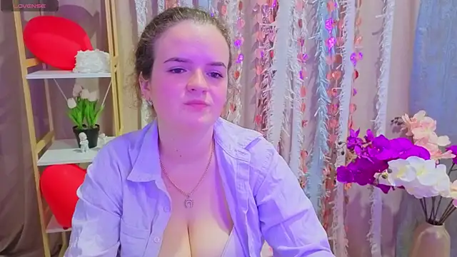 Snapshot of Luisa_Rosee chatting on February 17, 2026, 6:36 pm Luisa Rosee online show from February 17, 2026, 6:36 pm