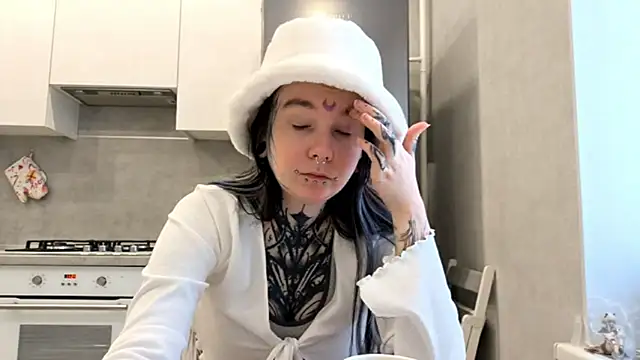 HighelikeGirl online show from March 6, 2026, 6:10 am