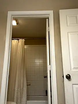 Snapshot of KeYBuMp323 chatting on November 24, 2025, 3:34 pm KeYBuMp323 online show from November 24, 2025, 3:34 pm