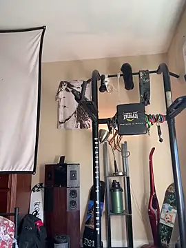 Snapshot of KeYBuMp323 chatting on December 16, 2025, 3:17 pm KeYBuMp323 online show from December 16, 2025, 3:17 pm