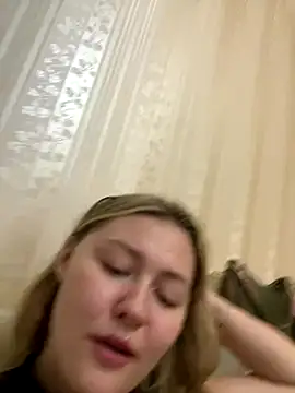 Snapshot of SunshineEmma chatting on October 7, 2025, 11:46 pm SunshineEmma online show from October 7, 2025, 11:46 pm