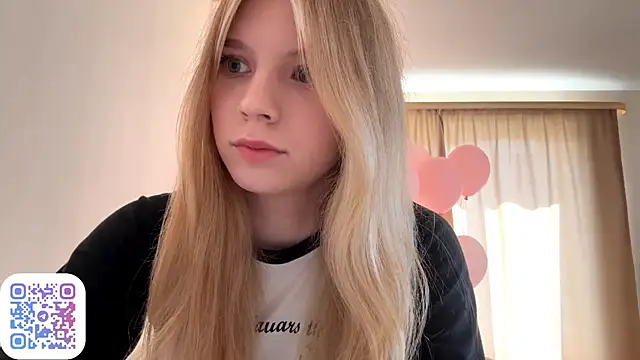 Snapshot of FruityXo chatting on September 22, 2025, 8:38 am FruityXo online show from September 22, 2025, 8:38 am