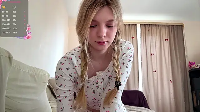 Snapshot of FruityXo chatting on April 13, 2026, 11:59 am FruityXo online show from April 13, 2026, 11:59 am