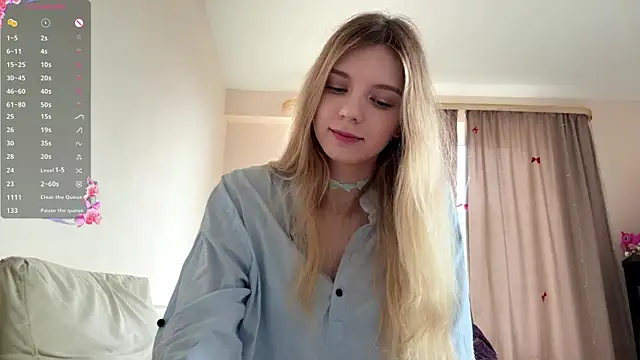 Snapshot of FruityXo chatting on June 1, 2026, 11:01 am FruityXo online show from June 1, 2026, 11:01 am