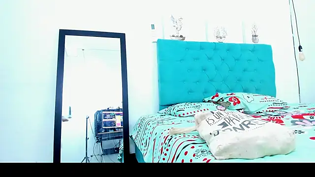 cris dulce online show from December 1, 2025, 6:24 pm