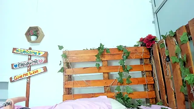Snapshot of cris_dulce chatting on February 8, 2026, 6:33 pm cris dulce online show from February 8, 2026, 6:33 pm