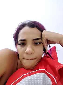 Snapshot of cris_dulce chatting on April 3, 2026, 8:18 pm cris dulce online show from April 3, 2026, 8:18 pm