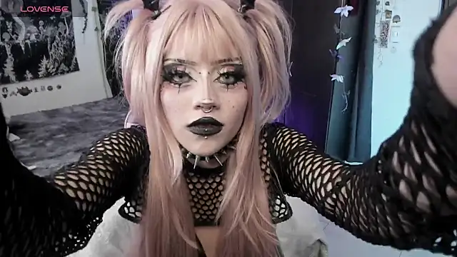 GothKitten666 online show from July 17, 2026, 6:31 am