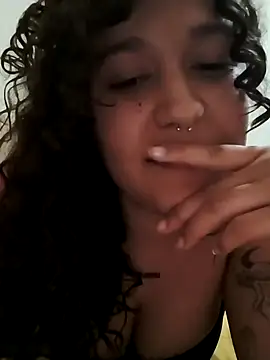 Snapshot of Nuria77 chatting on November 8, 2025, 2:34 am Nuria77 online show from November 8, 2025, 2:34 am