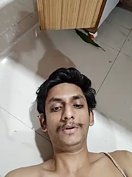 Snapshot of yung_cplz chatting on October 1, 2025, 6:58 pm yung cplz online show from October 1, 2025, 6:58 pm