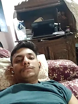 Snapshot of yung_cplz chatting on October 8, 2025, 10:57 am yung cplz online show from October 8, 2025, 10:57 am