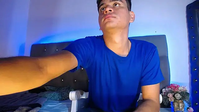 Charlie Cock  online show from November 6, 2025, 5:19 am