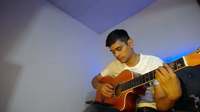 Charlie Cock  online show from November 15, 2025, 4:21 am