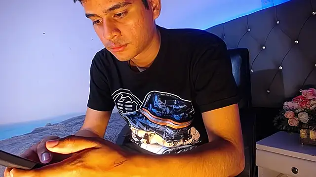 Charlie Cock  online show from November 21, 2025, 4:00 am