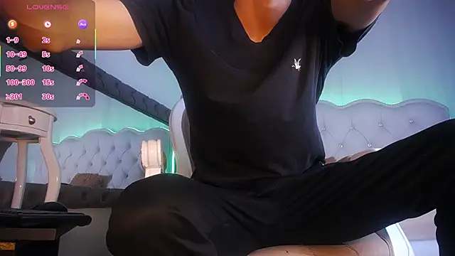 Charlie Cock  online show from December 3, 2025, 3:14 am