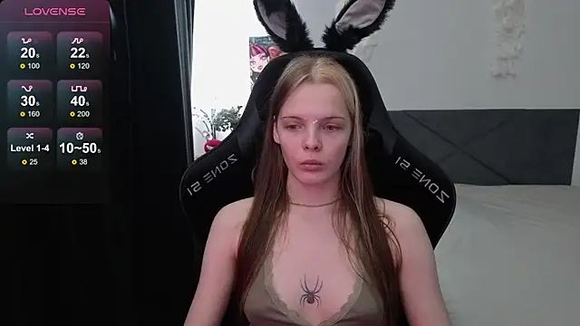 Luna Navy online show from September 18, 2025, 9:55 am