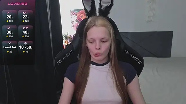 Luna Navy online show from September 21, 2025, 9:11 am