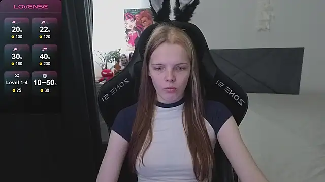 Luna Navy online show from September 23, 2025, 9:23 am