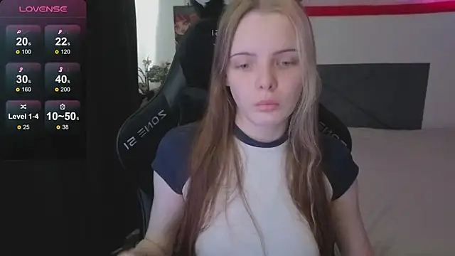 Luna Navy online show from November 11, 2025, 9:09 am