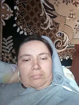 Snapshot of Romashka33011 chatting on October 29, 2025, 11:23 am Romashka33011 online show from October 29, 2025, 11:23 am