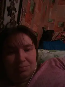 Snapshot of Romashka33011 chatting on November 2, 2025, 5:37 pm Romashka33011 online show from November 2, 2025, 5:37 pm