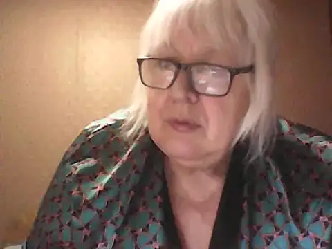 Snapshot of Alexia64231 chatting on February 28, 2026, 7:04 pm Alexia64231 online show from February 28, 2026, 7:04 pm