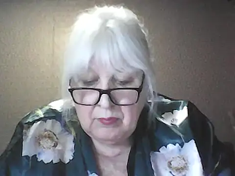 Snapshot of Alexia64231 chatting on April 4, 2026, 5:32 pm Alexia64231 online show from April 4, 2026, 5:32 pm
