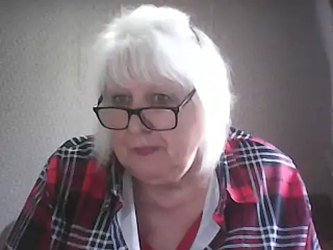 Snapshot of Alexia64231 chatting on April 8, 2026, 11:21 am Alexia64231 online show from April 8, 2026, 11:21 am
