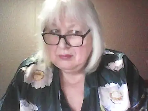 Snapshot of Alexia64231 chatting on April 9, 2026, 10:37 pm Alexia64231 online show from April 9, 2026, 10:37 pm